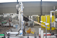 Machine de bouchage entièrement automatique pour bouteilles d'huile de cuisson/huile de palme/huile de sésame/sauce soja/vinaigre avec élévateur de bouchons et capuchons en plastique à pression