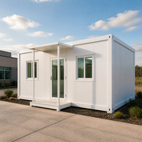 Unité de clinique modulaire en conteneur avec entrée vitrée et auvent, station médicale portable pour les zones éloignées et les services de santé sur site