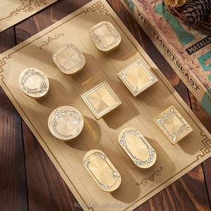 Kojoy Interchangeable Vintage Métal Gothique Sceaux de Cire en <span class=keywords><strong>Laiton</strong></span> Tête de <span class=keywords><strong>Tampon</strong></span> <span class=keywords><strong>Personnalisé</strong></span> Vintage Gravé <span class=keywords><strong>Laiton</strong></span> Sceau de Cire Timbres - Product Image 2