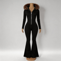 Combinaison Streetwear Femme à Capuche Demi-Zip avec Bordure en Fausse Fourrure, Manches Longues, Coupe Ajustée, Jambes Évasées, en Coton Spandex, Tenue Tendance pour l'Automne