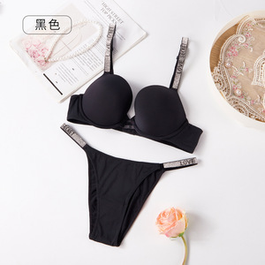 บราเซ็กซี่ประดับเพชรแบบดันทรง ปรับได้ บาง-หนา ตัวอักษร  กระชับทรง  ชุดชั้นในแบบชิ้นเดียวสำหรับสาวๆ - Product Image 2