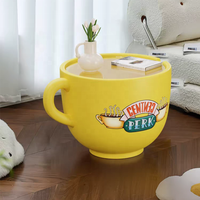 Table d'appoint créative en forme de tasse avec cadre en résine et dessus en verre Table d'appoint de salon moderne avec tables basses de rangement