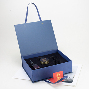 Caja de Regalo de Año Nuevo y Navidad en Azul, Naranja y Rojo, <span class=keywords><strong>Papel</strong></span> Recubierto con Laminado Brillante y <span class=keywords><strong>Mate</strong></span>, Grabado en Relieve y Estampado para Velas - Product Image 5