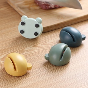 Aiguiseur de couteaux en forme de dessin animé. Un outil créatif et miraculeux pour la cuisine, une pierre à aiguiser à usage domestique. - Product Image 5