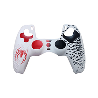 Coque de protection en silicone colorée à motif toile d'araignée gravée au laser unique pour manette PS5, poignée ergonomique pour jeux