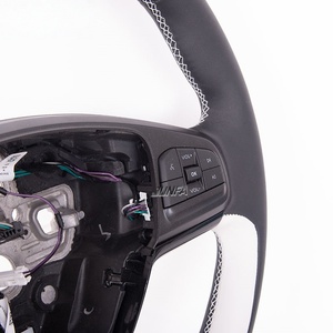 พวงมาลัยหนังประสิทธิภาพสูงสำหรับรถยนต์ฟอร์ดทำด้วยคาร์บอนไฟเบอร์ - Product Image 4