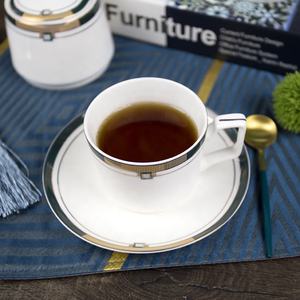 Fourniture directe d'usine ensembles d'assiettes à bas prix vaisselle vert foncé fantaisie or brillant design exquis vaisselle en porcelaine - Product Image 3