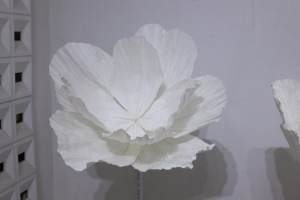 Décoration suspendue, grandes fleurs artificielles en papier pour magasin de bijoux, événement de mariage, fleurs décoratives - Product Image 5