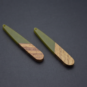 Boucles d'oreilles pendantes élégantes en résine florale et bois naturel, bijoux en époxy, cadeau pour elle - Product Image 1