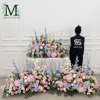 Nouvelle Rangée de Fleurs pour Allée de Mariage, Fleurs Blanches et Verdure, Arrangements Floraux pour Événements et Fêtes