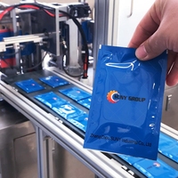 Satu bagian lap basah lipat dan mesin pengepakan mesin pembuat handuk basah empat sisi penyegel 1 buah/pak mesin tisu basah Sachet