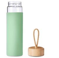 Botol Air Kaca Borosilikat Yomious 20 Oz dengan Tutup Bambu dan Selubung Silikon Bebas BPA