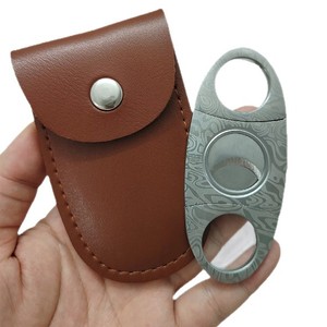 Cortador de Cigarros Metálico Personalizado con Estuche de Cuero, Estilo Clásico Portátil, Hoja de Acero Inoxidable para Cigarros - Product Image 1