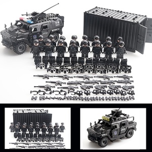 Blocs de construction transfrontaliers : Polices spéciales de <span class=keywords><strong>la</strong></span> Prison Noire, figurines militaires, voiture blindée de <span class=keywords><strong>police</strong></span> anti-explosion, évasion de <span class=keywords><strong>la</strong></span> zone noire - Product Image 4