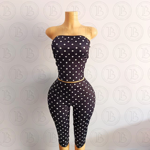 Set Loungewear Donna 3 Pezzi con Logo Personalizzato OEM 2026 Y2K, Top a Maniche Raglan, Pantaloncini e Fascia per Capelli a Pois - Product Image 6