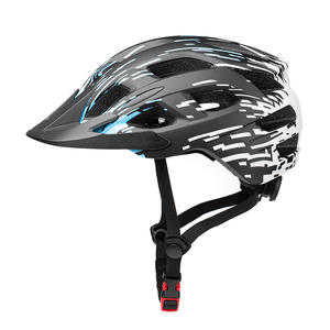 Casque de vélo tout-terrain intégré en fibre de carbone avec feu arrière pour le cyclisme en montagne et sur route, état neuf - Product Image 1