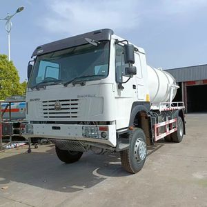 Howo 4x4 4WD Howo Camión de vacío Camiones cisterna de succión de aguas residuales Diesel Combustible Inundación <span class=keywords><strong>Alcantarillado</strong></span> Tanque de chorro Dubai Venta - Product Image 3