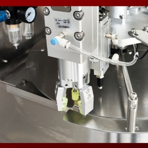 เครื่องบรรจุของเหลวขนาดเล็กแ<span class=keywords><strong>บ</strong></span><span class=keywords><strong>บ</strong></span><span class=keywords><strong>ต</strong></span>ั้งโ<span class=keywords><strong>ต</strong></span>๊ะเครื่องเ<span class=keywords><strong>ต</strong></span>ิมน้ำแ<span class=keywords><strong>บ</strong></span><span class=keywords><strong>บ</strong></span><span class=keywords><strong>ต</strong></span>ั้งกระเป๋าเครื่องเ<span class=keywords><strong>ต</strong></span>ิมน้ำยาซักผ้า - Product Image 5