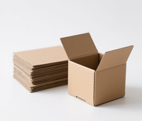 Boîte en carton ondulé personnalisable pour l'emballage postal pour les chaussettes de cadeaux disponibles en papier d'art de stratification brillant ou mat