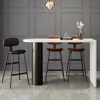 Tabouret de bar industriel en fer forgé avec dossier rembourré, siège haut minimaliste et moderne pour mobilier de bar à domicile