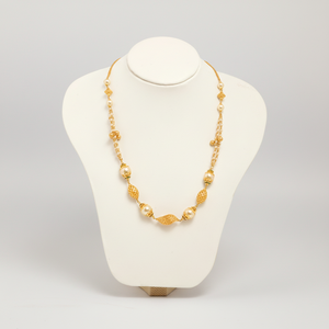 Collar largo clásico con acabado dorado, detalles de perlas y elementos de cuentas intrincados, joyería étnica para mujeres. - Product Image 2