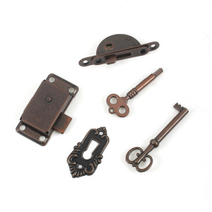 Serrure de meuble en bronze pour tiroir et porte d'armoire, style semi-circulaire carré traditionnel, durable pour tiroir - Product Image 1