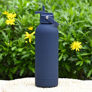 Bouteille de peinture en caoutchouc de 500 ml, en acier inoxydable recyclé 18/8, avec logo personnalisé, sans BPA, étanche, avec couvercle à paille verrouillable - Product Image 1