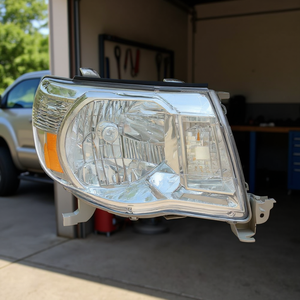 Faro Halógeno para Tacoma 2005-2011, Lado Derecho, Carcasa Negra, Repuesto Nuevo, Sistema de Iluminación Automotriz de 12V - Product Image 1