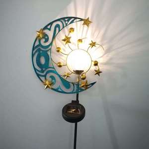Lámpara Solar Decorativa para Jardín con Forma de Luna y Estrellas LED, Resistente al Agua, 12V DC, para Montaje en Pared - Product Image 1