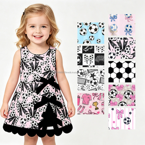 Conjunto de Ropa de 2 Piezas para Niñas: Camiseta Casual de Verano con Estampado de Fútbol y Lazos, y Pantalones Cortos con Borde Festoneado, Ideal para Combinar con Hermanas - Product Image 2