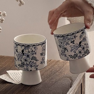 Tasse <span class=keywords><strong>à</strong></span> thé en céramique bleue et <span class=keywords><strong>blanche</strong></span> classique Mini <span class=keywords><strong>vase</strong></span> céladon créatif tasse <span class=keywords><strong>à</strong></span> café d'eau en <span class=keywords><strong>porcelaine</strong></span> - Product Image 5