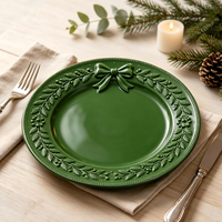 Assiette de présentation dorée classique Woju de 13 pouces, en plastique électroplaqué, avec bordure à nœud de Noël, pour la décoration de table de banquet