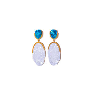 Pendientes de Moda con Diseño de Piedras Azules y Blancas, Acero Inoxidable 316L con Baño de Oro PVD, Resistentes y Sostenibles - Product Image 1