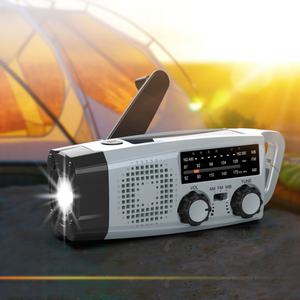 Lampe torche portable multifonctionnelle à manivelle, radio d'urgence à charge solaire, banques d'alimentation portables pour la prévention des catastrophes - Product Image 2