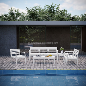 Canapé d'extérieur OKAY en promotion – Fauteuil minimaliste blanc à lattes horizontales, résistant aux intempéries, portable et durable - Product Image 2