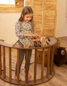Ensemble d'escalade Montessori au design moderne pour enfants Tour en bois pour tout-petits avec arche d'escalade et coussin pour la chambre à manger des tout-petits - Product Image 4