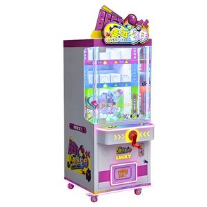 Máquina de grúas giratoria operada con monedas Lucky Ball para premios y regalos, con color personalizado para centros de juego y parques de atracciones - Product Image 3