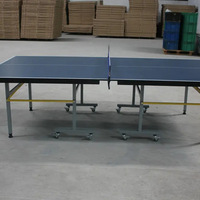 Table de ping-pong d'intérieur en acier, directement de l'usine, pliable avec roulettes mobiles, taille standard, prix compétitifs