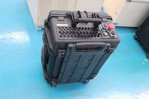Mini <span class=keywords><strong>valise</strong></span> type laser élimination de la rouille impulsion 200w 300w machine de nettoyage laser à fibre pour huile de peinture au bois - Product Image 3