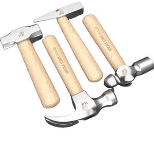 Martillo de garra de acero aleado con mango de madera y soporte magnético para clavos, ideal para bricolaje, carpintería y reparaciones, a buen precio. - Product Image 1