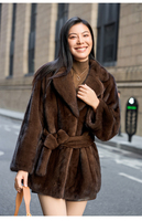 Luxuriöser Damen-Echter Nerzfellmantel im Modebewussten Ganznerz-Design, Freizeit-Winteroberbekleidung mit Polyesterfutter-Anzug