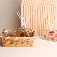 Diffuseur d'huiles essentielles de luxe en verre carré de 100 ml, sans flamme, avec fleurs séchées et rotin, aromathérapie