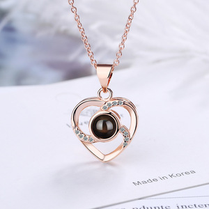 Collar con Colgante de Proyección de Corazón Personalizado con 100 Idiomas <span class=keywords><strong>Te</strong></span> <span class=keywords><strong>Amo</strong></span>, Joyería Conmemorativa <span class=keywords><strong>para</strong></span> Mujer, Regalo <span class=keywords><strong>para</strong></span> el Día de San Valentín - Product Image 6