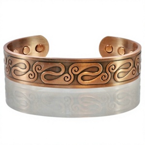 Bracelet en cuivre massif traditionnel ayurvédique à motif ondulé, bijou en métal tendance au design exquis - Product Image 1
