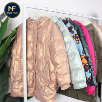 Pakaian Vintage Premium Bekas Grosir Satu Kontainer Gaya Hong Kong Wanita Musim Gugur/Dingin Bahan Campuran Semua Ukuran