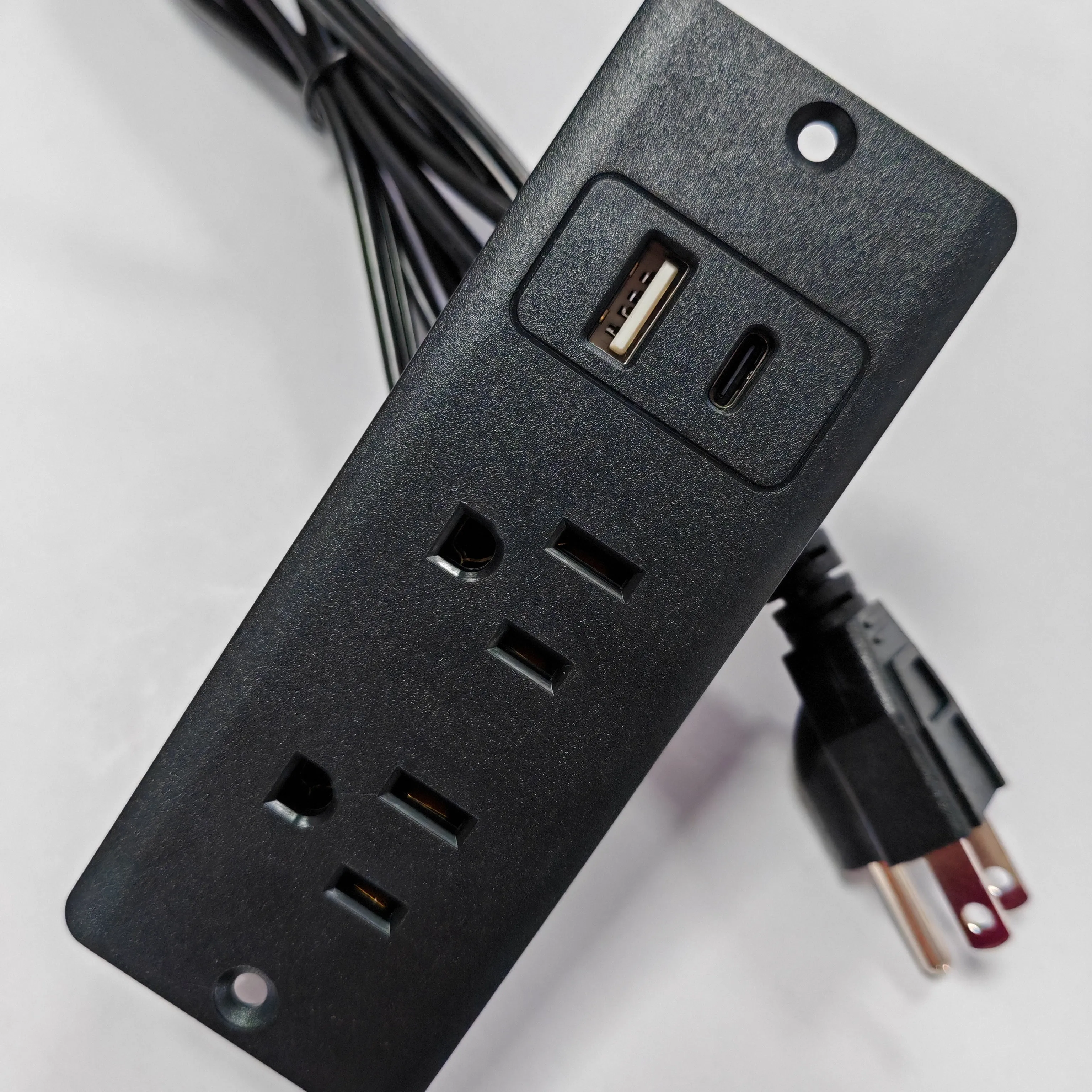 ETL/UL soket daya tipe US terpasang di permukaan bersertifikat 100-240V/12A/15A strip daya outlet dengan 2AC + 1USB + 1TYPE-C