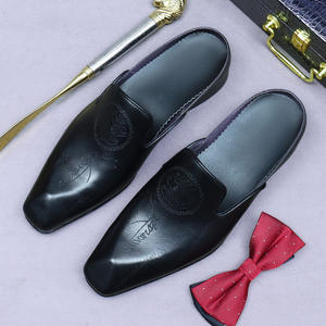 Zapatos de cuero para hombre con tachuelas, pantuflas de cuero vacuno, cubrecabezas para pantuflas de hombre, zapatos retro hechos a mano para hombre - Product Image 4