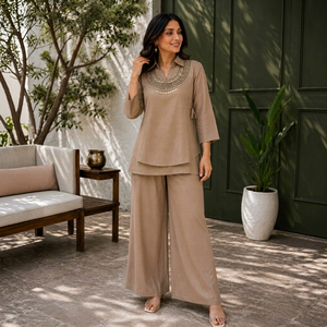 Ensemble 2 pièces en viscose brodée pour femmes, haut à col en V et pantalon large, tenue décontractée d'été - Product Image 1