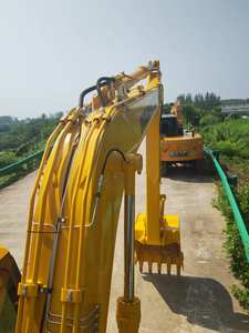 Excavadora mediana Komatsu usada en gran oferta, excavadora Komatsu japonesa de 13 toneladas con motor de núcleo y componentes del motor - Product Image 4