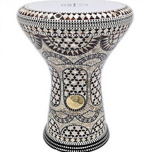 Gawharet El Fan 17,5 pouces, doumbek égyptien professionnel en argent et ambre perlé, darbuka - Product Image 1